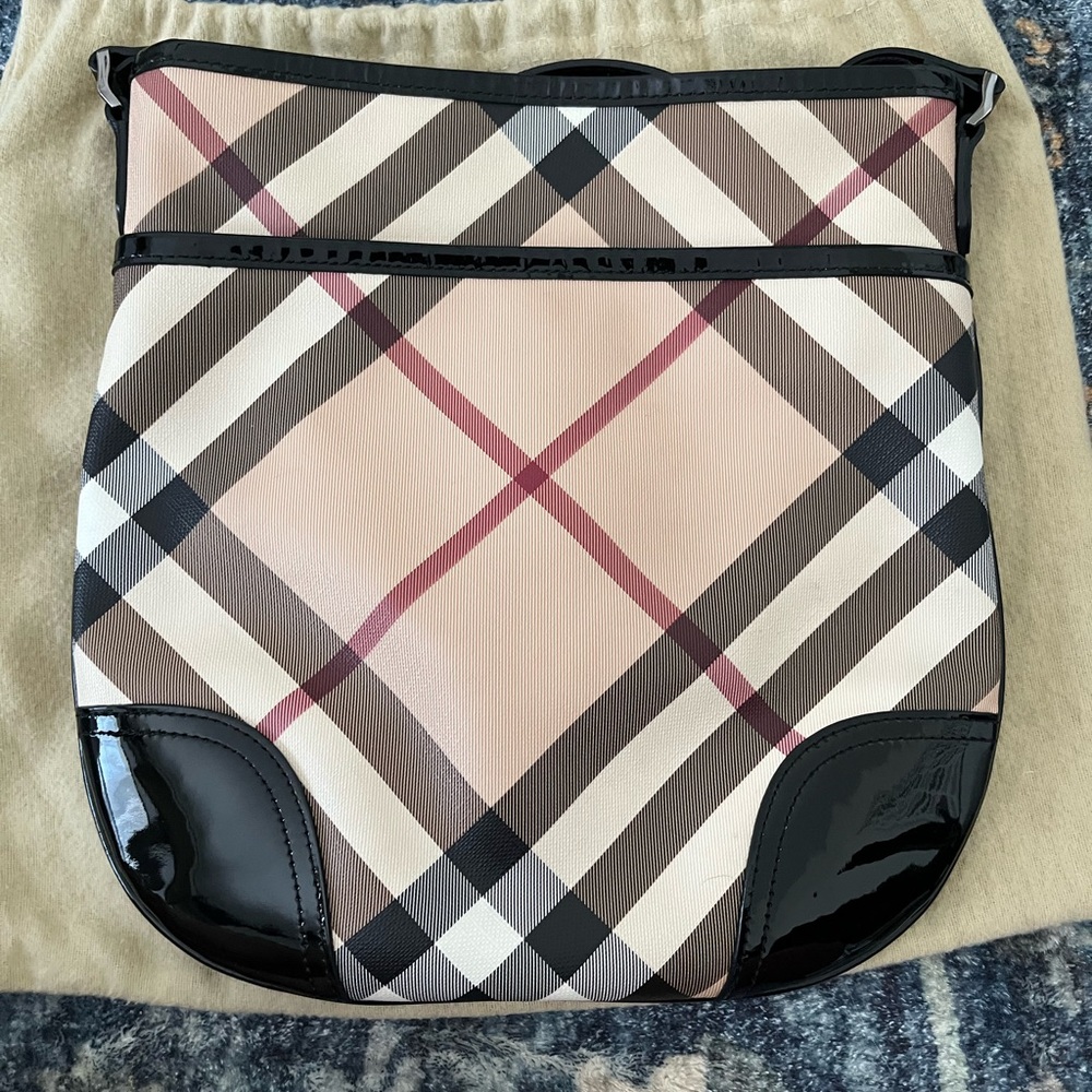 💕 Burberry Crossbody Bag